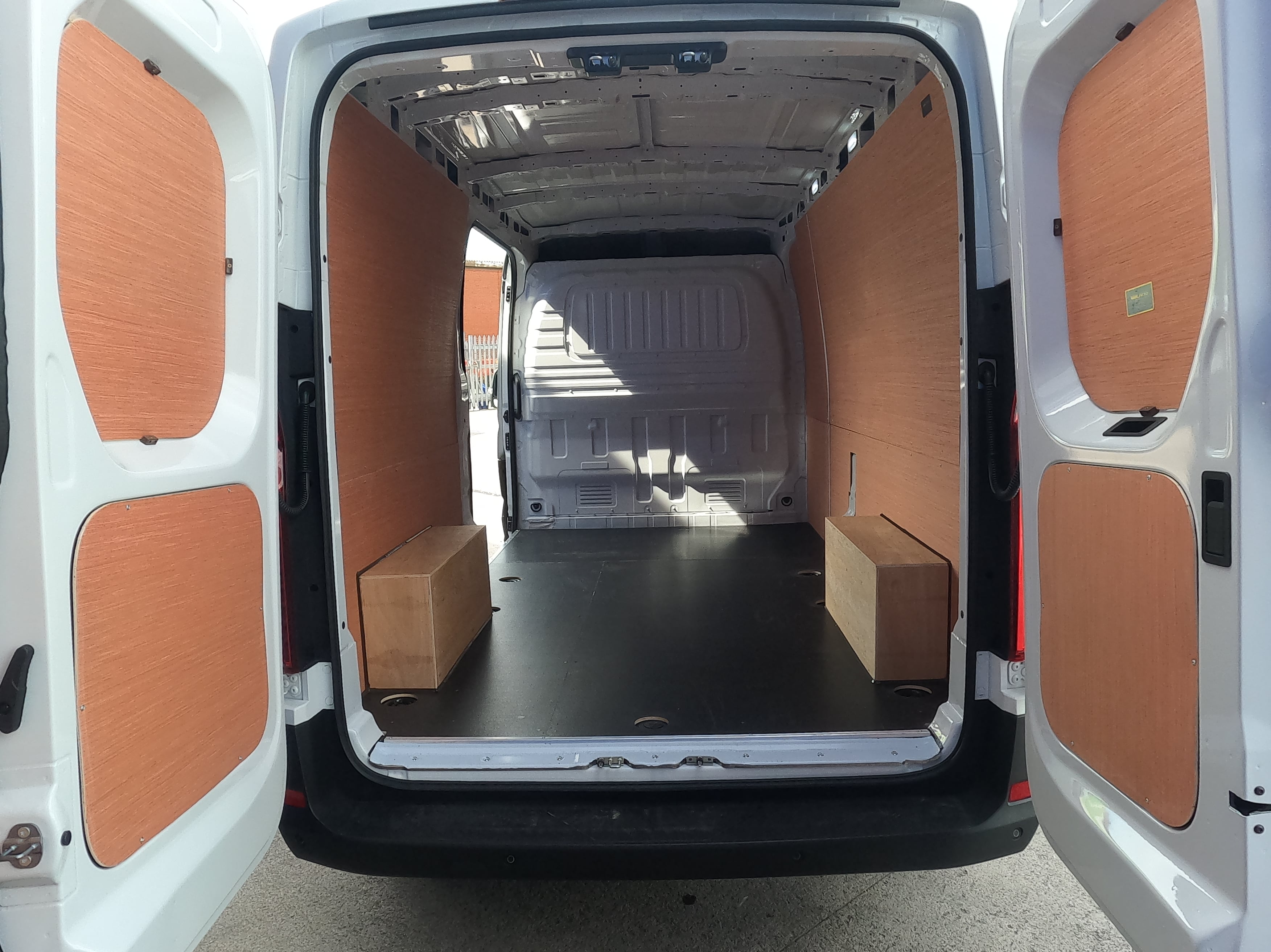 Maxus Deliver 9 vs Ford Transit: Features, Pricing & More | Leasing Pro